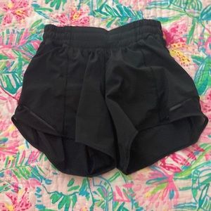 Lululemon size 2 Hotty Hot low-rise shorts, black